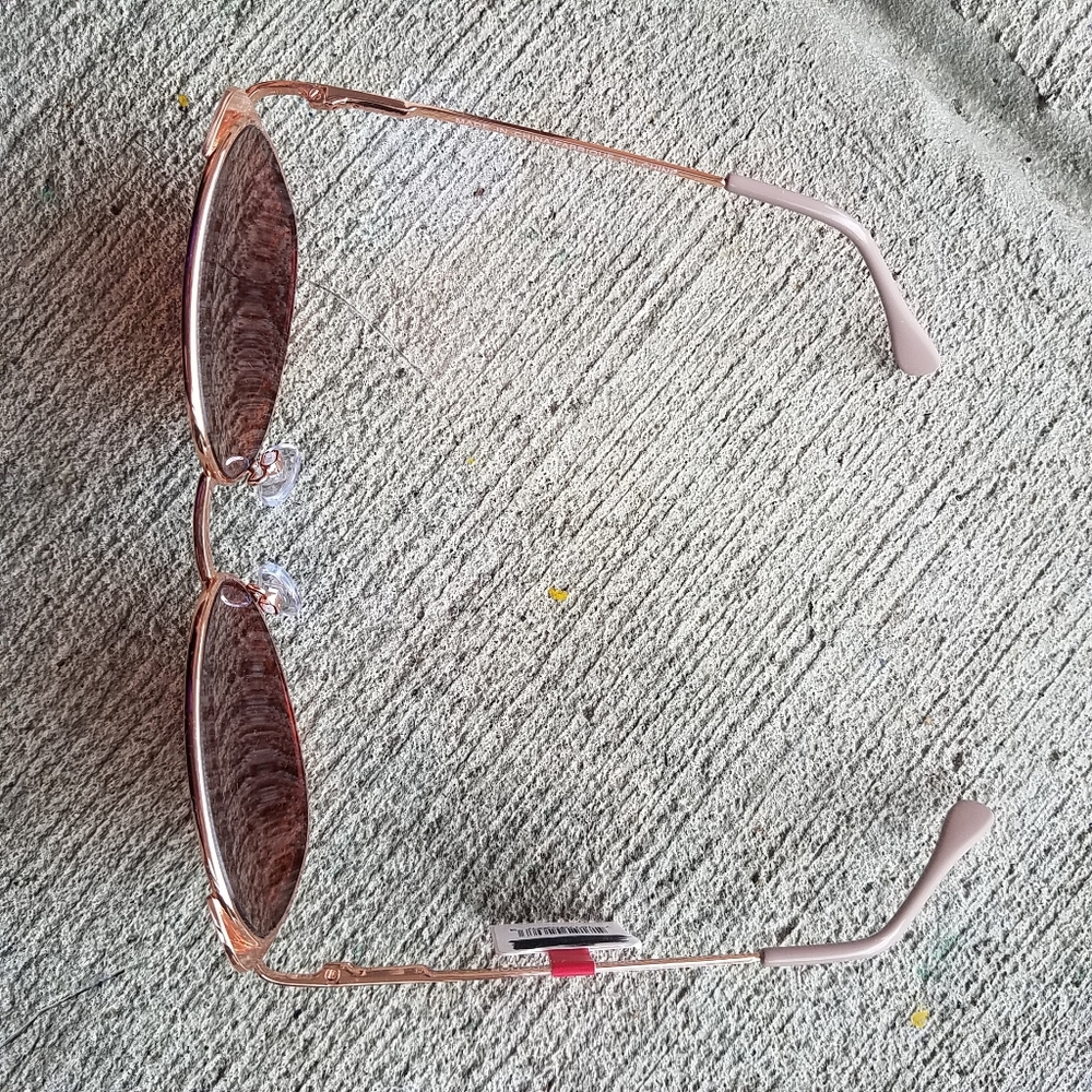 Oversized Mauve/Rosegold Sunglasses NWT - Picture 2 of 2